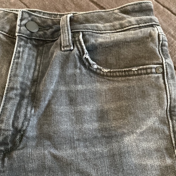 Joe’s Jeans raw hem jean shorts size 26 - Picture 3 of 9